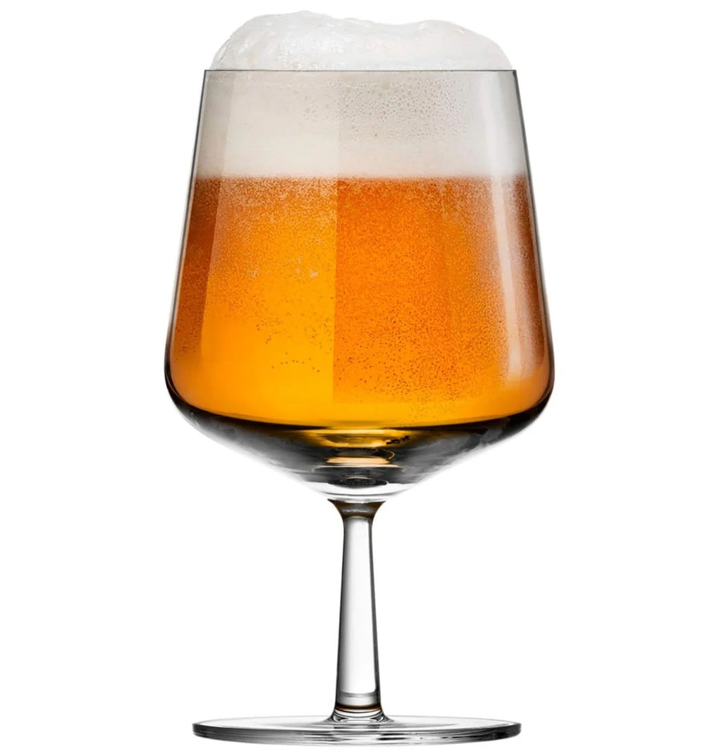 Verres à bière blanches