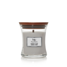 Bougie parfumée WoodWick Mini Lavande & Cèdre - 8 cm / ø 7 cm