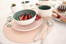 Set de table Jay Hill - Cuir végétalien - Gris / Rose - réversible - ø 38 cm