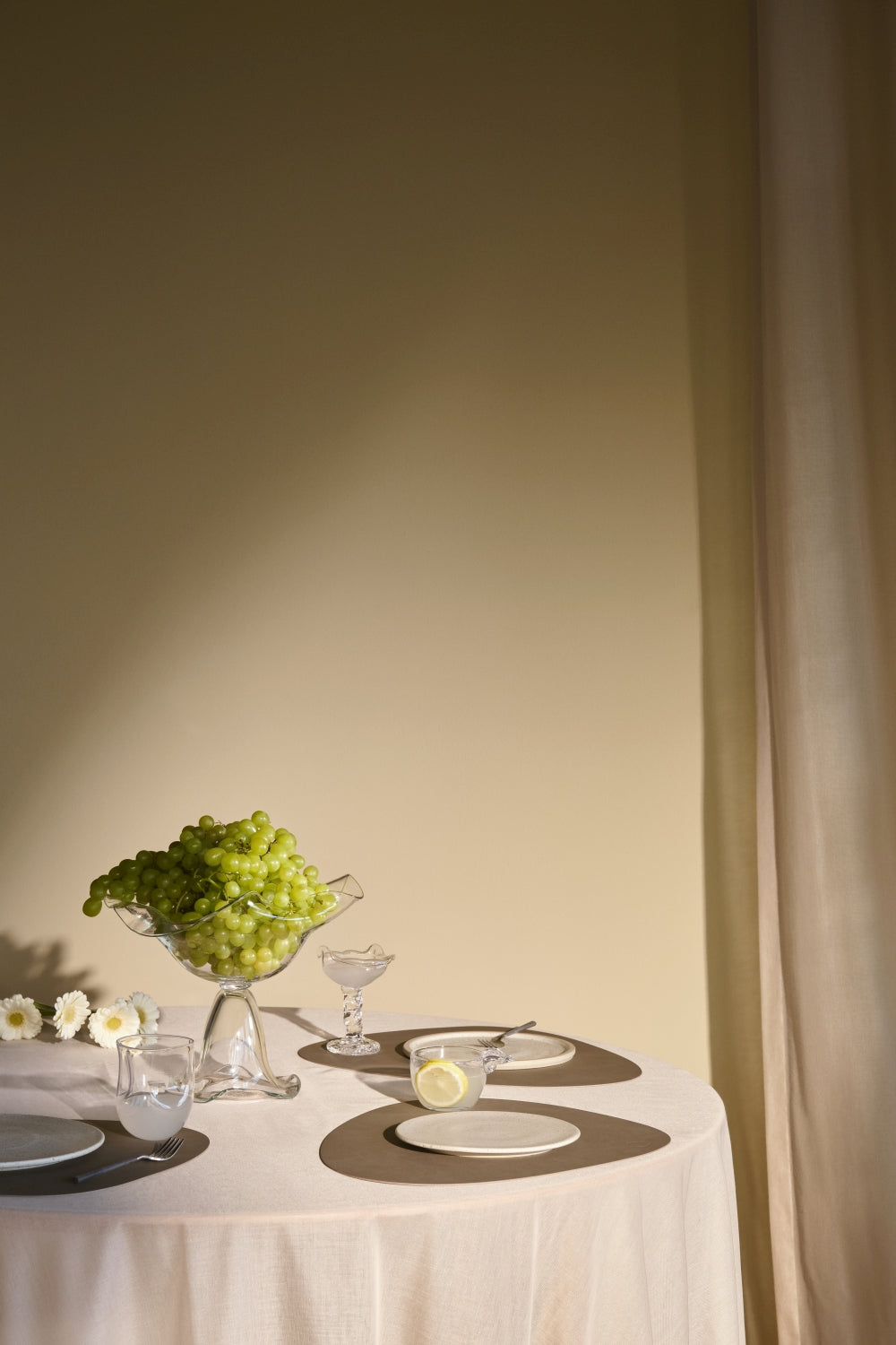 Sets de table LIND DNA Nupo - Cuir - Gris Flint - Courbé - 44 x 37 cm - 2 Pièces