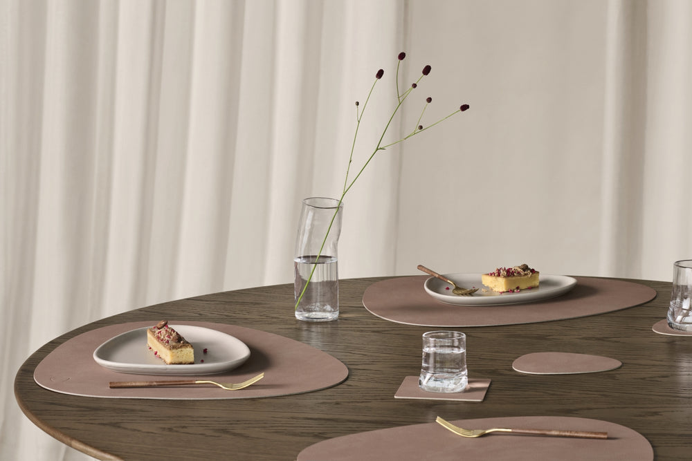 Sets de table LIND DNA Nupo - Cuir - Rose ancien - Courbé - 44 x 37 cm - 2 pièces