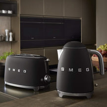 Bouilloire SMEG - 2400 W - noir mat - 1,7 litre - KLF03BLMEU