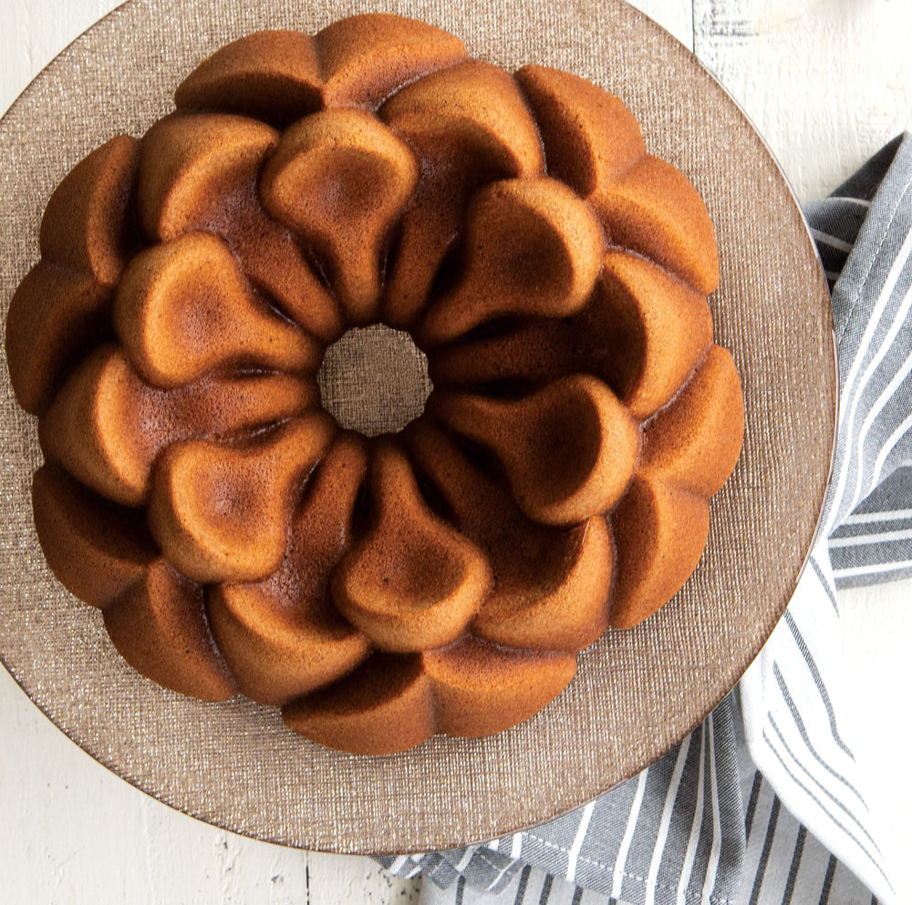 Moule à Bundt Nordic Ware Magnolia en cuivre de 25 cm de diamètre / 2,4 litres