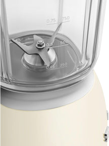 Mixeur SMEG - 800 W - crème - 1,5 litre - BLF03CREU