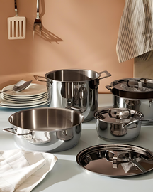 Alessi Set de poêles Pots&amp;Pans AJM110 - ø 24 cm et ø 28 cm - par Jasper Morrison - Sans revêtement antiadhésif