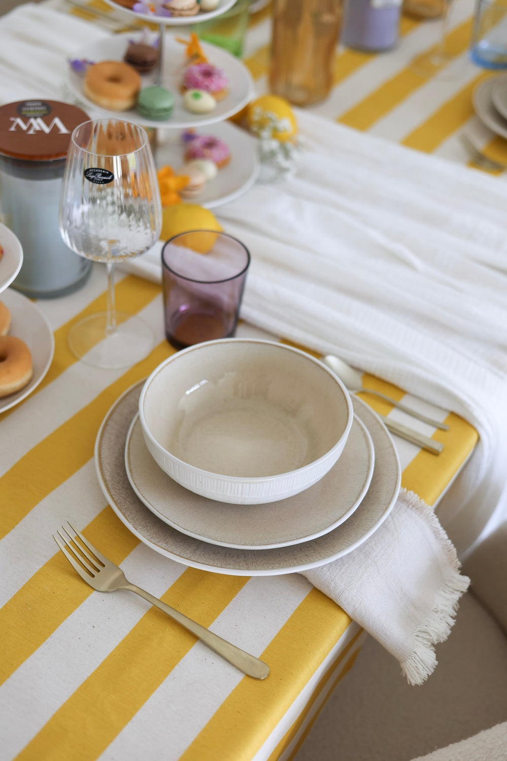 Service de vaisselle Nola Sand avec glaçure réactive 18 pièces / 6 personnes - 6 assiettes à dîner, 6 assiettes à petit-déjeuner et 6 bols