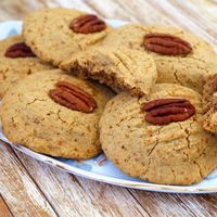 Biscuits au sarrasin sans gluten à l'anis et aux noix de pécan