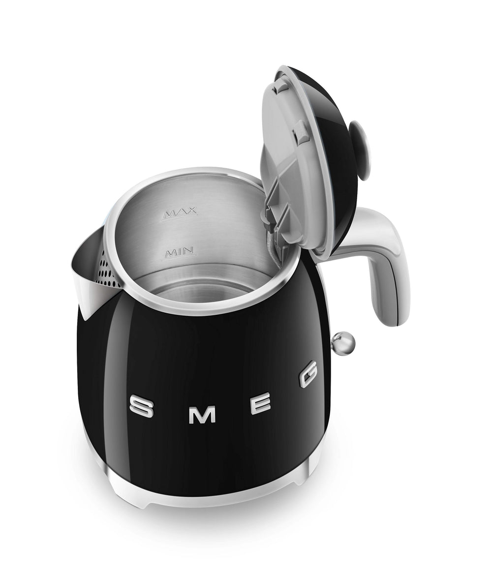 Bouilloire SMEG Mini - 1400 W - noire - 800 ml - 3 tasses - KLF05BLEU