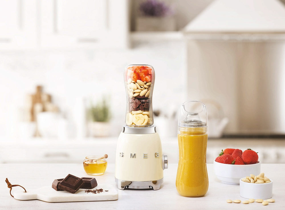 SMEG Smoothie Blender - compact - Crème - 600 ml - PBF01CREU