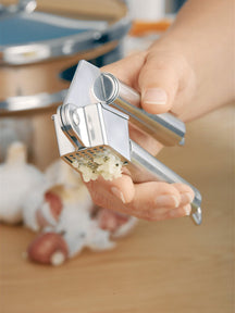 Presse-ail WMF Profi Plus - 18 cm