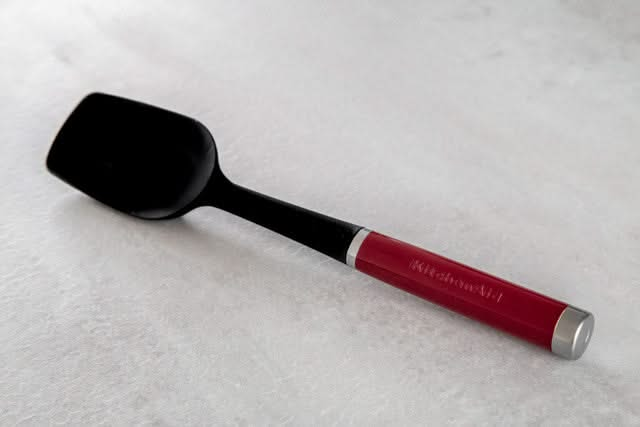 Cuillère à mélanger KitchenAid Core Rouge Empereur 29 cm