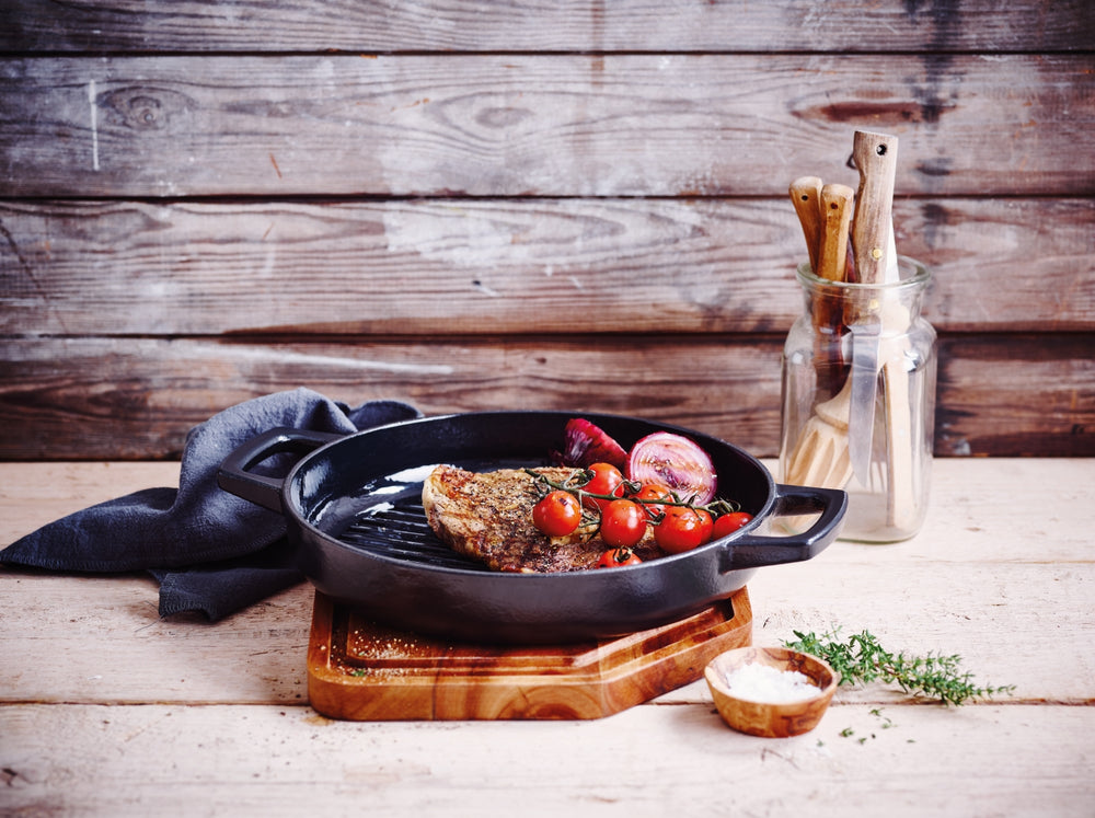 Alva cocotte Dutch oven ovale fonte Nori 31 x 21 cm – revêtement antiadhésif émaillé – comprend des poignées en cuir gratuites – compatible avec toutes les sources de chaleur