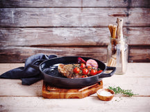 Alva cocotte Dutch oven ovale fonte Nori 31 x 21 cm – revêtement antiadhésif émaillé – comprend des poignées en cuir gratuites – compatible avec toutes les sources de chaleur