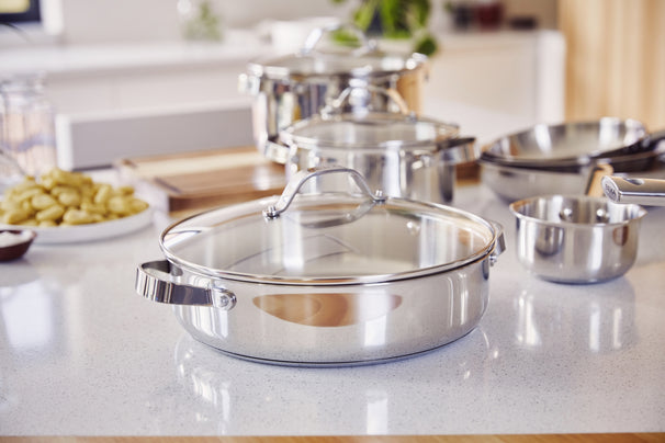 Beka Hapjespan met 2 zijgrepen & glazen deksel - Sauteerpan - Cicla - RVS - ø 28 cm - zonder anti-aanbaklaag - geschikt voor alle warmtebronnen