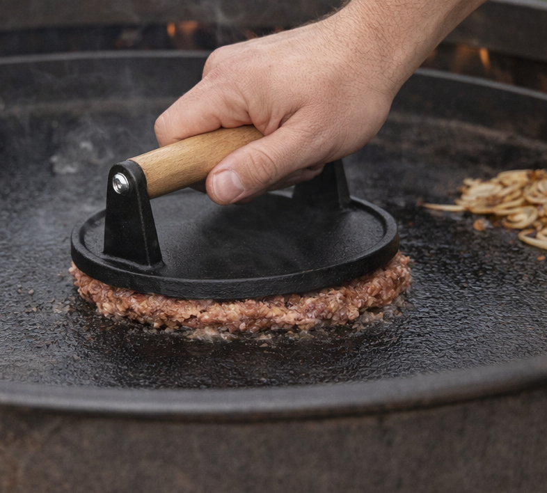 Aplati, savoureux et prêt en quelques minutes. Le burger croustillant à l'ancienne qu'il faut absolument goûter !