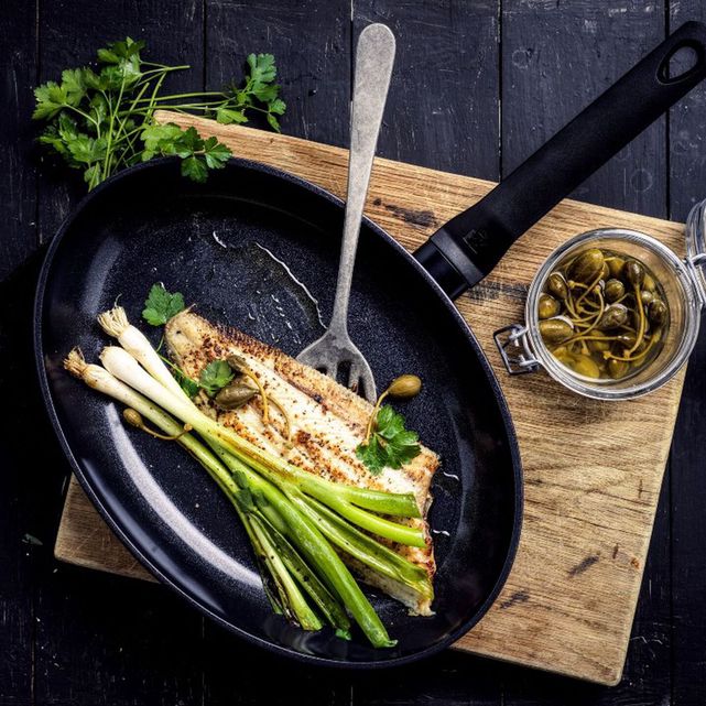 Poêle à poisson ovale