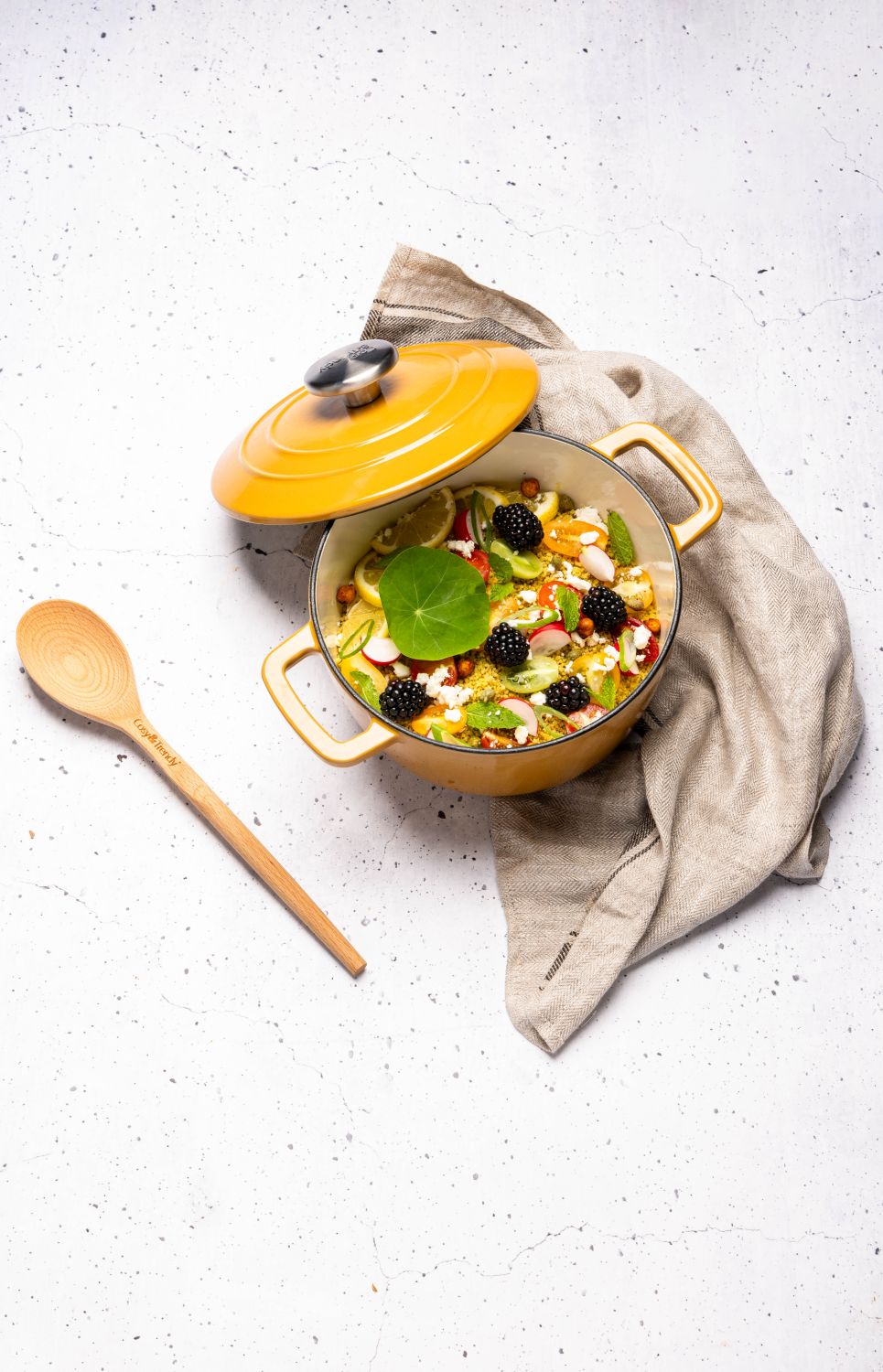 Cosy & Trendy Fontestic Cocotte en Fonte Ambre Or Ø 28 cm / 6.8 Litres - Émaillée