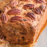 Gâteau aux dattes et aux raisins