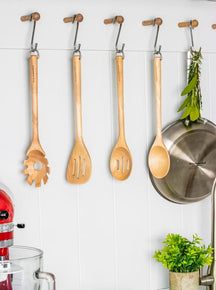 Cuillère à légumes en bois de bouleau KitchenAid Core de 34 cm