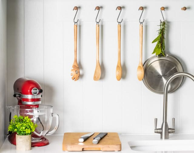 Cuillère à spaghetti en bois de bouleau KitchenAid Core de 34 cm