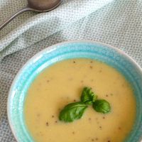 Soupe végétalienne à la moutarde